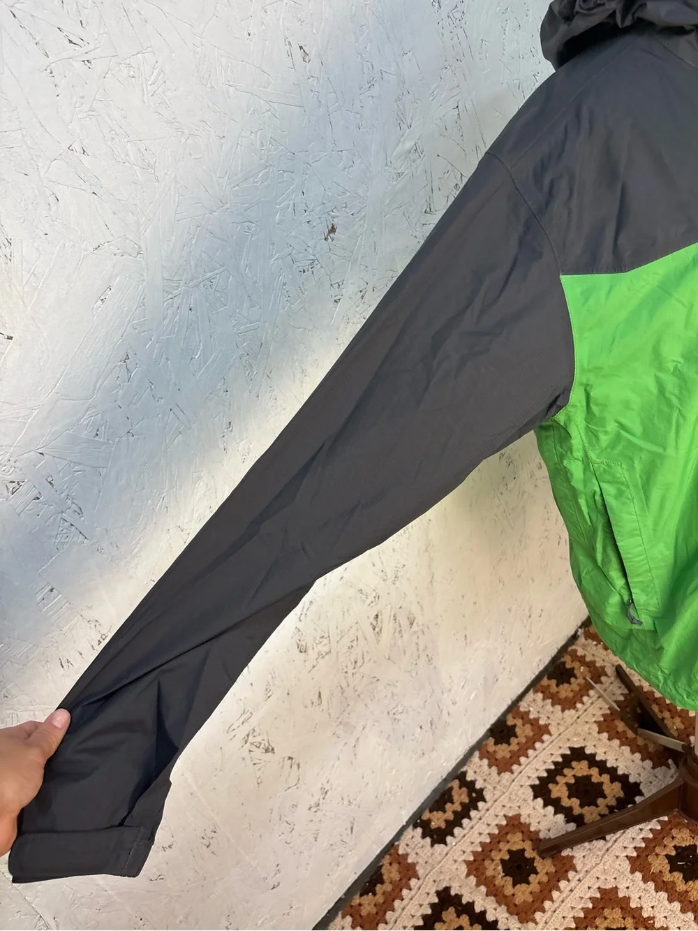 The North Face Hyvent 2.5L Rain Hooded Jacket Grey Green Mens Large